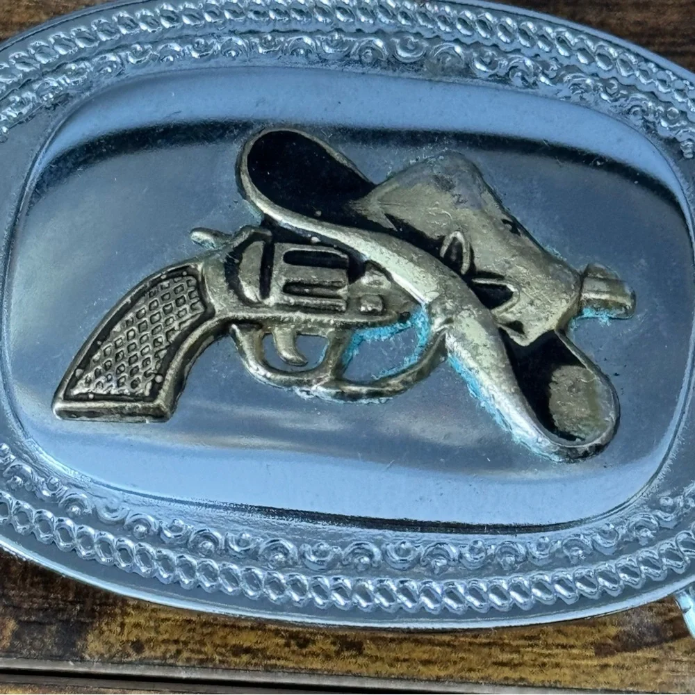 Vintage Western Pistol‎ Cowboy Hat Metal Belt Buckle Made In Hong Kong